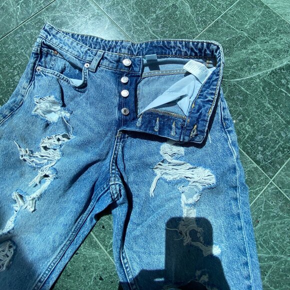 H&M Distressed Boyfriend jeans size 6 & Denim - Picture 3 of 6